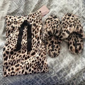 Victoria secret Slippers w/bag